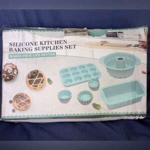 Silicone Kitchen Baking Supplies Set - Mint Green, New Never Used